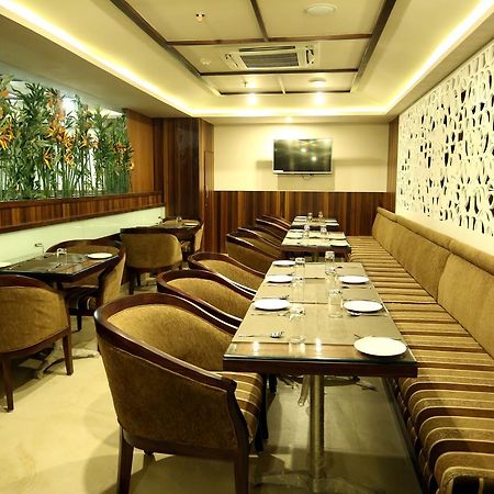 Solitaire Hotel Raipur  Ngoại thất bức ảnh