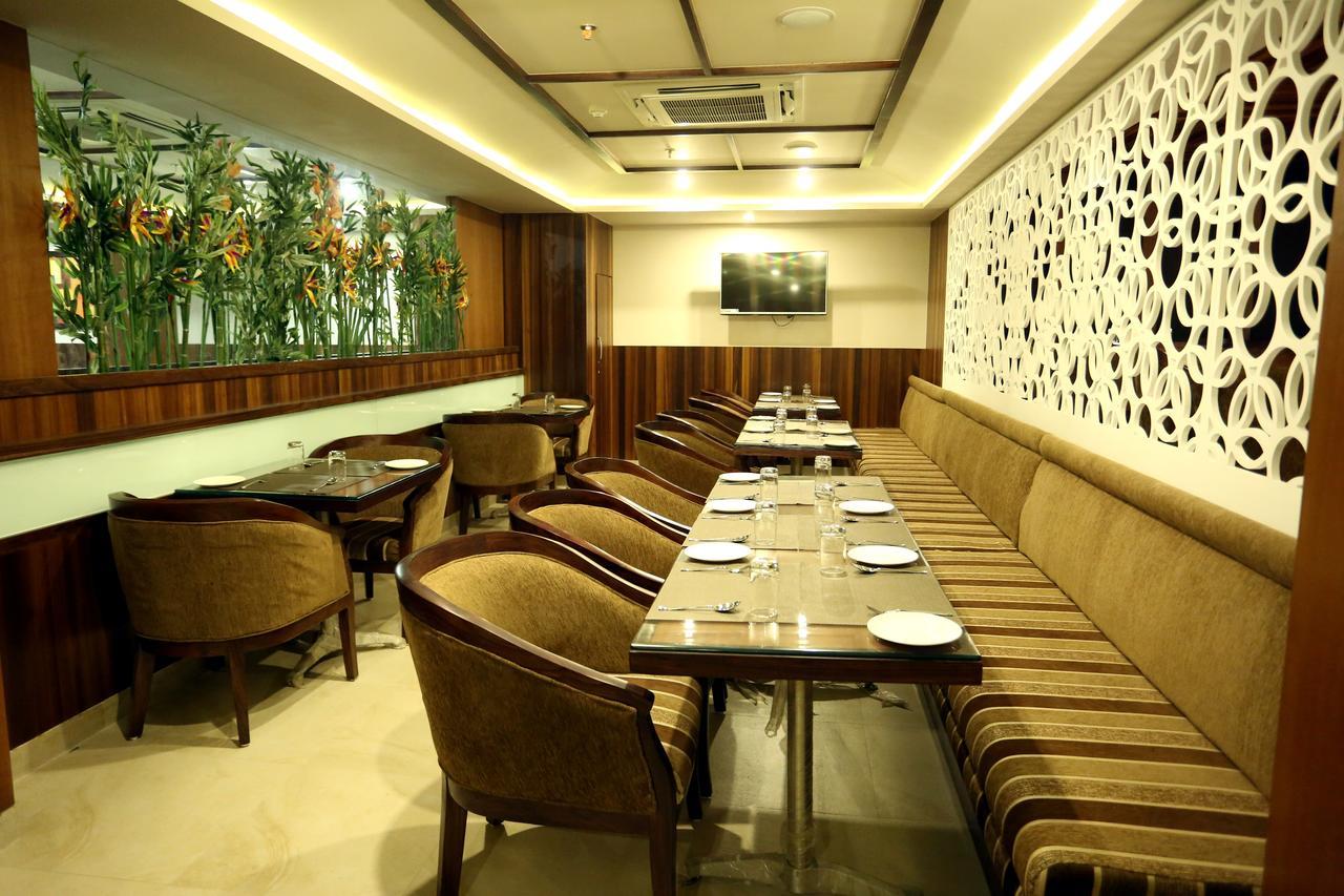 Solitaire Hotel Raipur  Ngoại thất bức ảnh