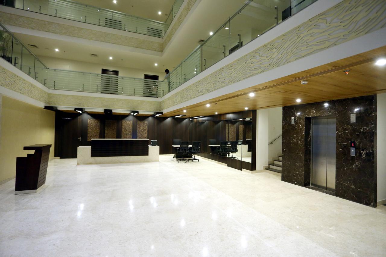 Solitaire Hotel Raipur  Ngoại thất bức ảnh