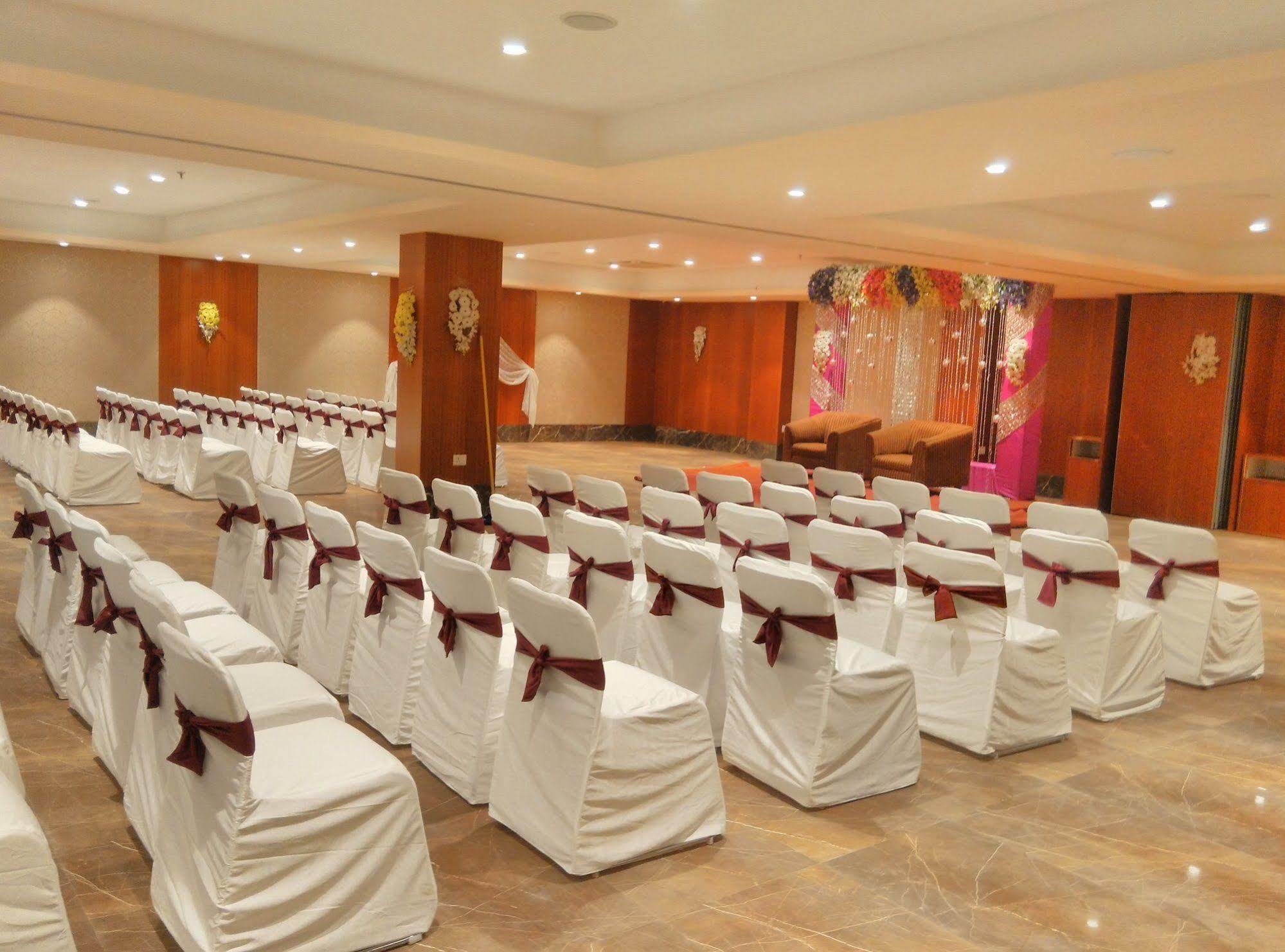 Solitaire Hotel Raipur  Ngoại thất bức ảnh