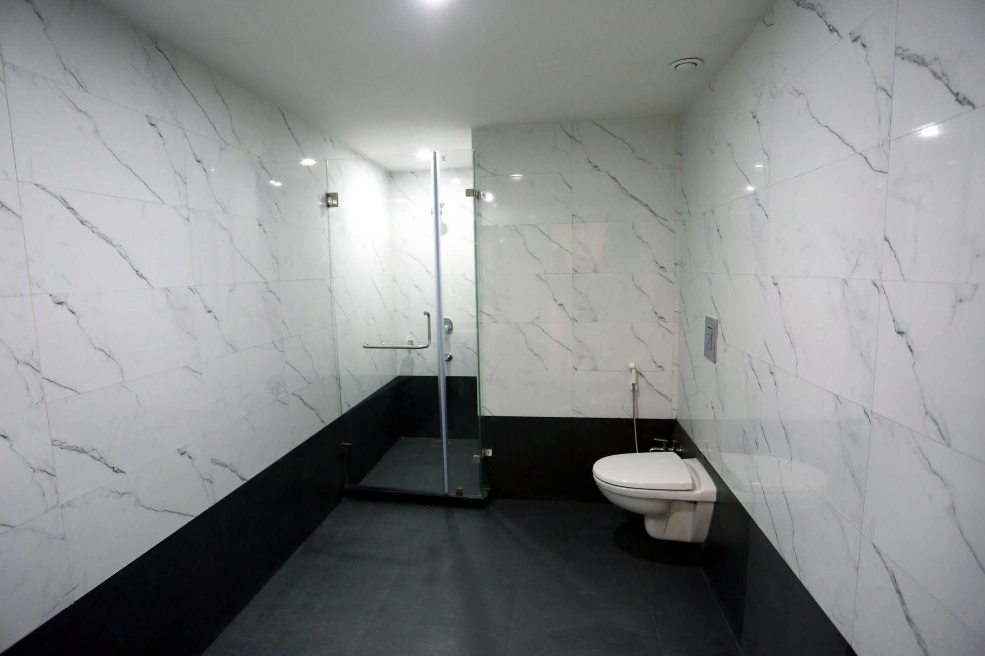 Solitaire Hotel Raipur  Ngoại thất bức ảnh