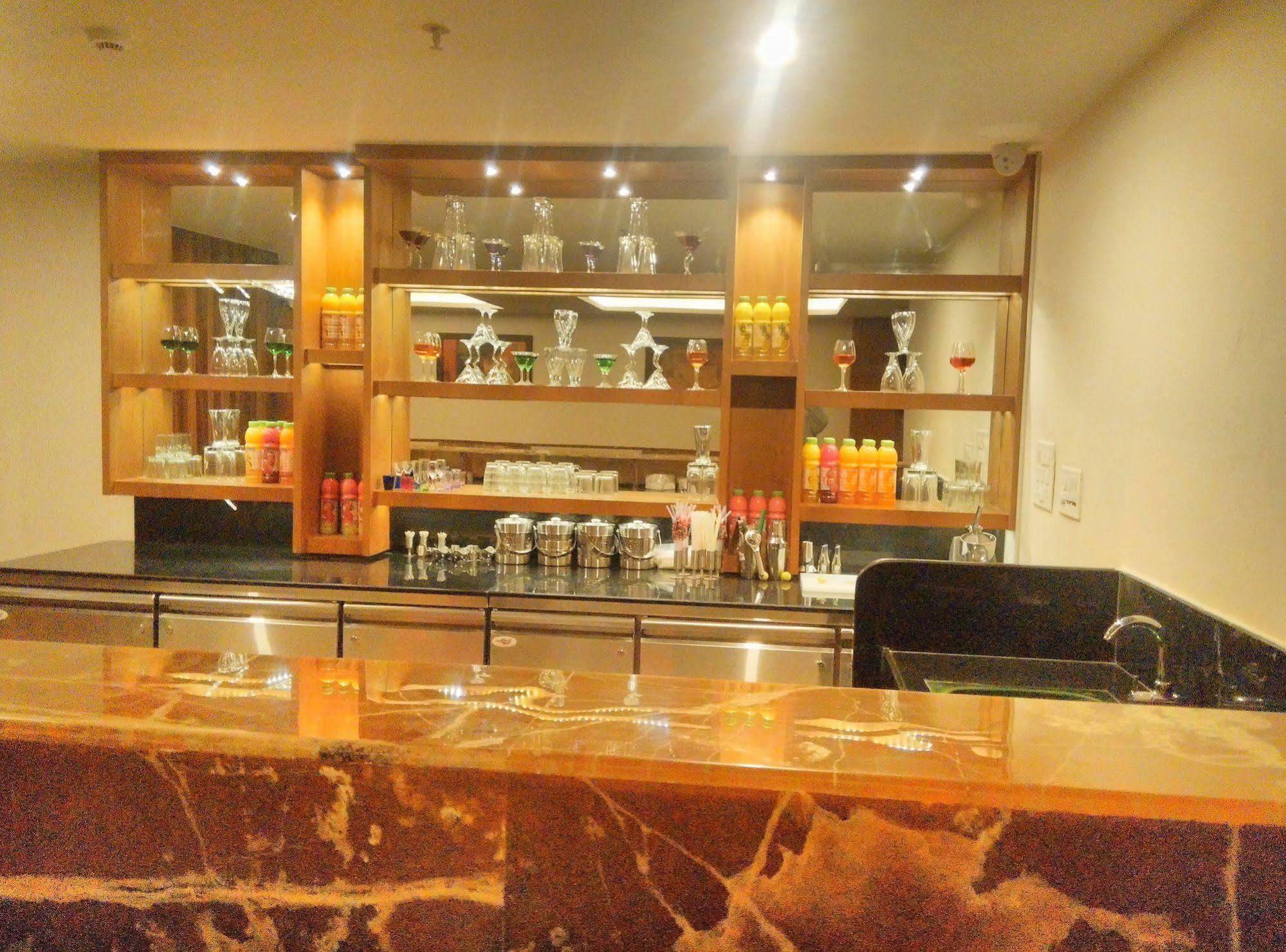 Solitaire Hotel Raipur  Ngoại thất bức ảnh