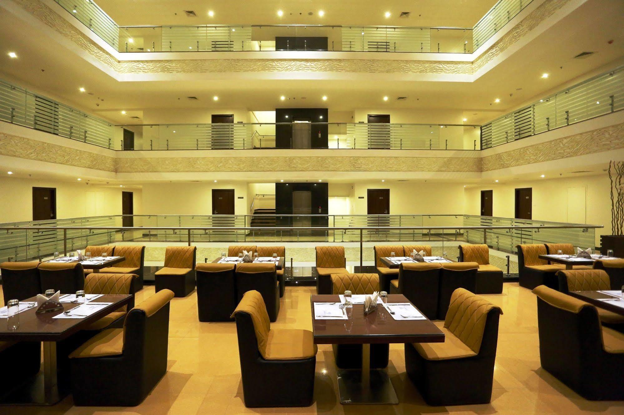 Solitaire Hotel Raipur  Ngoại thất bức ảnh